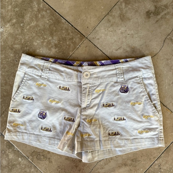 LSU college ladies khaki shorts very good condition size 7 - Picture 3 of 9